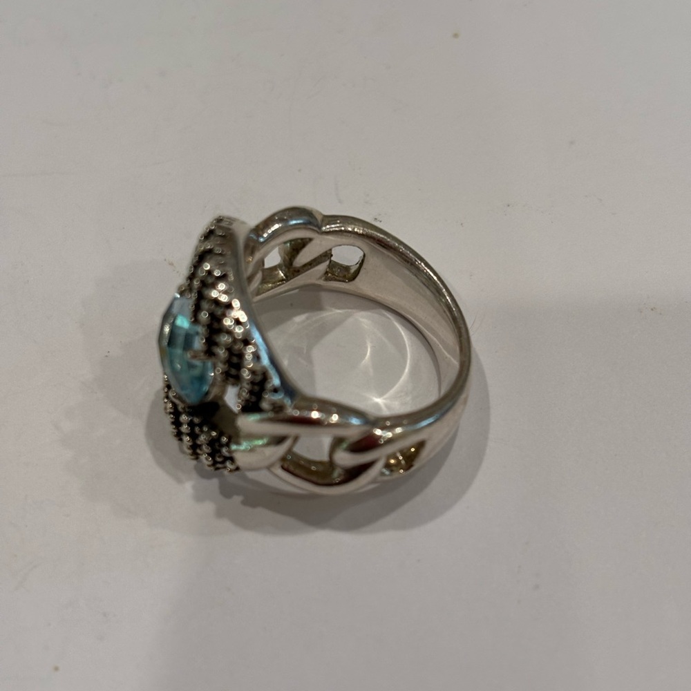 Michael Dawkins beautiful sterling and blue topaz stone. Size 8 - Picture 3 of 4